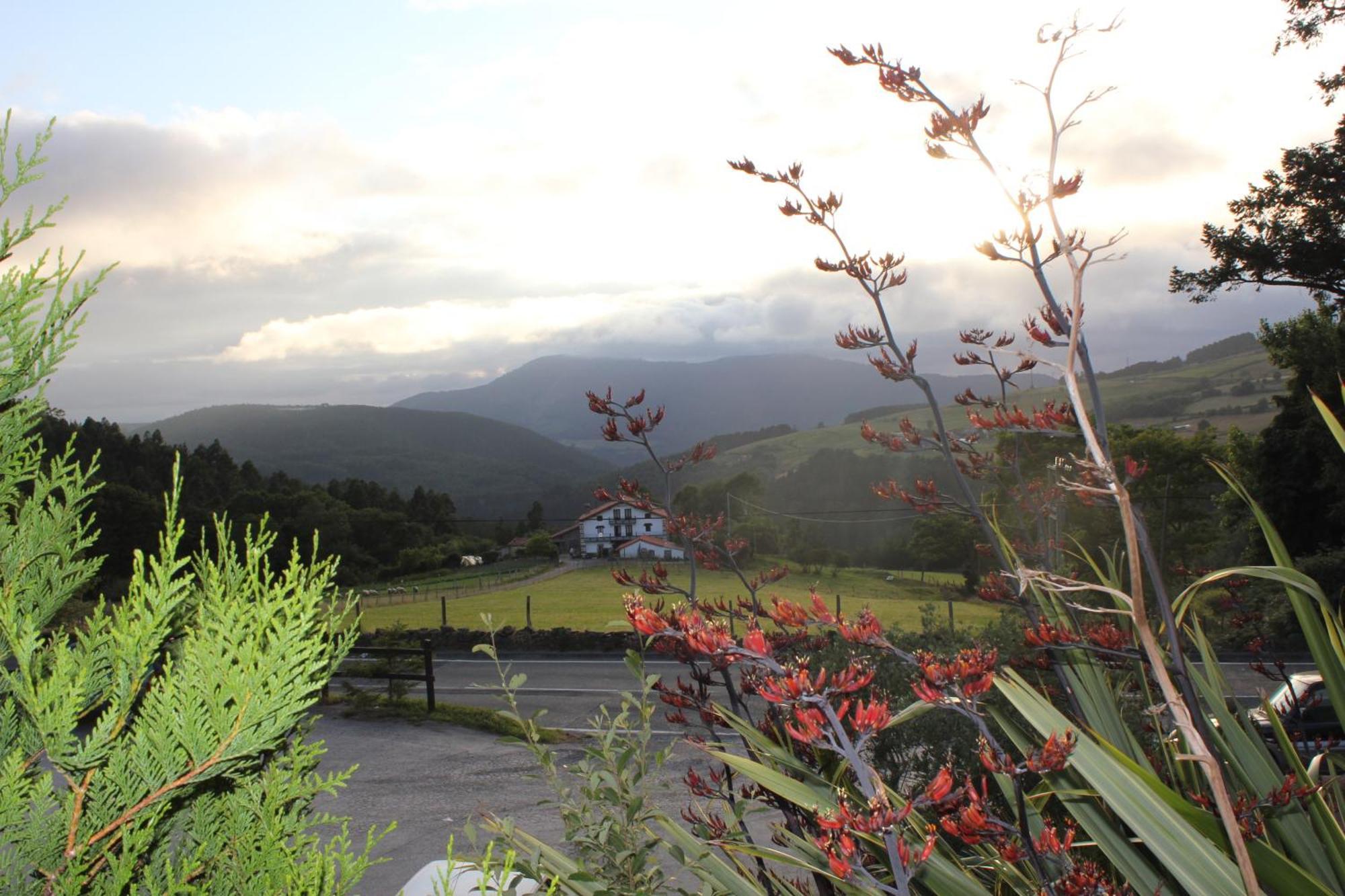 Mañuko Benta Guest House Bermeo Bagian luar foto