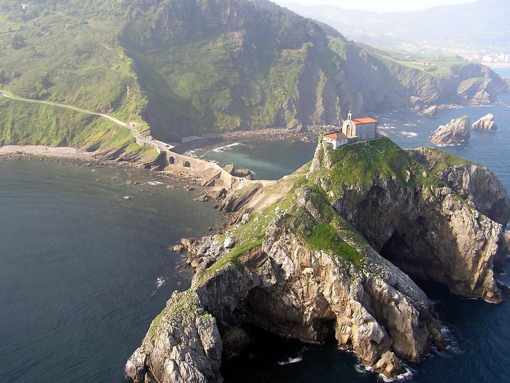 Mañuko Benta Guest House Bermeo Bagian luar foto